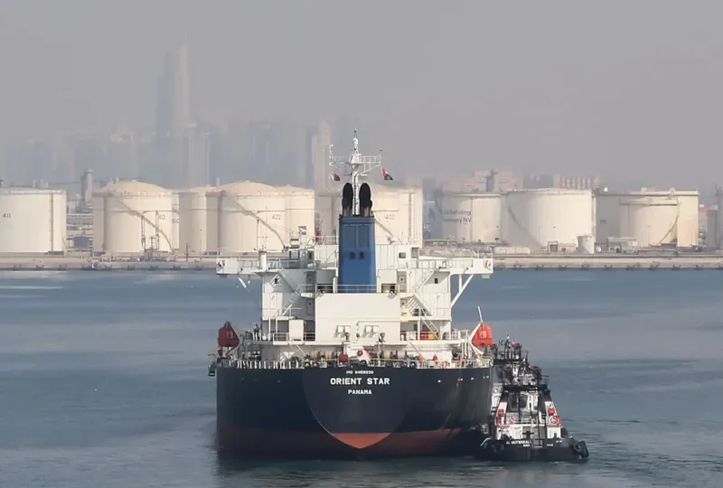 DEE4 CEDAR Tanker IMO 9459230 photo 2