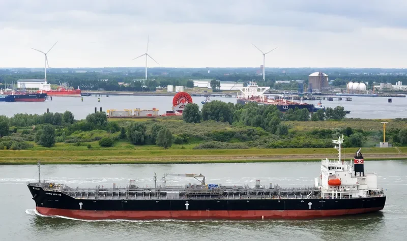 JIPRO NEFTIS Tanker IMO 9459292