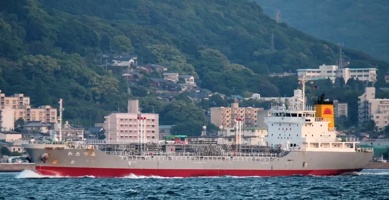 WATATSUMI Tanker IMO 9460045 photo 7
