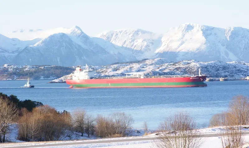 SKS DONGGANG Tanker IMO 9461855 photo 10