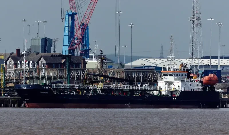 VISSEL Tanker IMO 9462093 photo 2