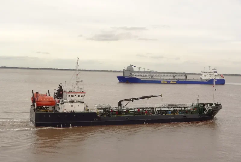 VISSEL Tanker IMO 9462093 photo 4