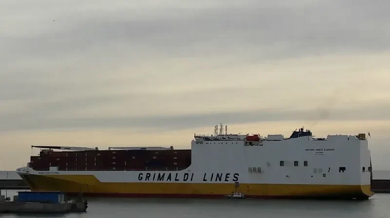 GRANDE COSTA D'AVORIO Ro-Ro IMO 9465382