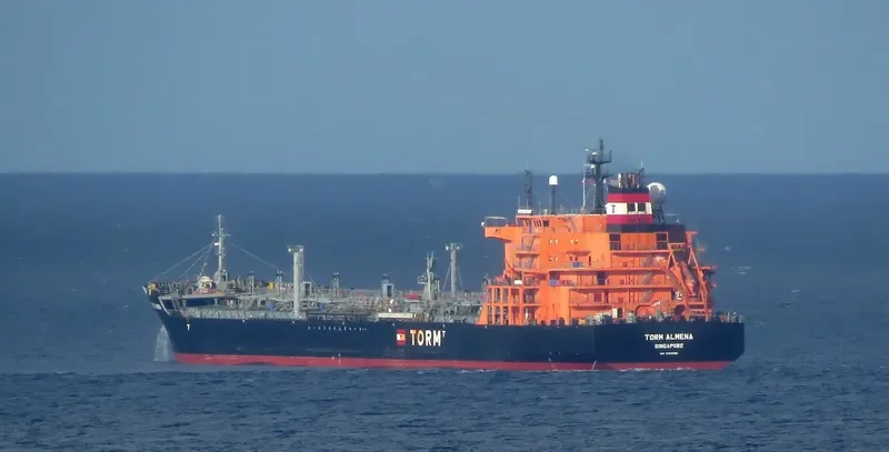 TORM ALMENA Tanker IMO 9465980 photo 2