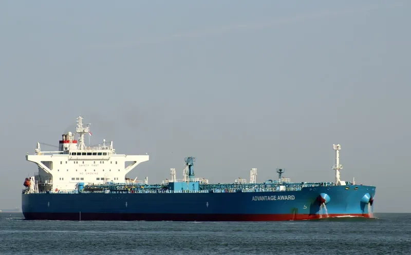 ADVANTAGE AWARD Tanker IMO 9470131 photo 6