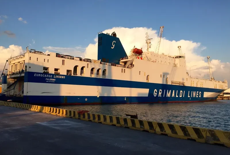 EUROCARGO LIVORNO Ro-Ro IMO 9471070 photo 4