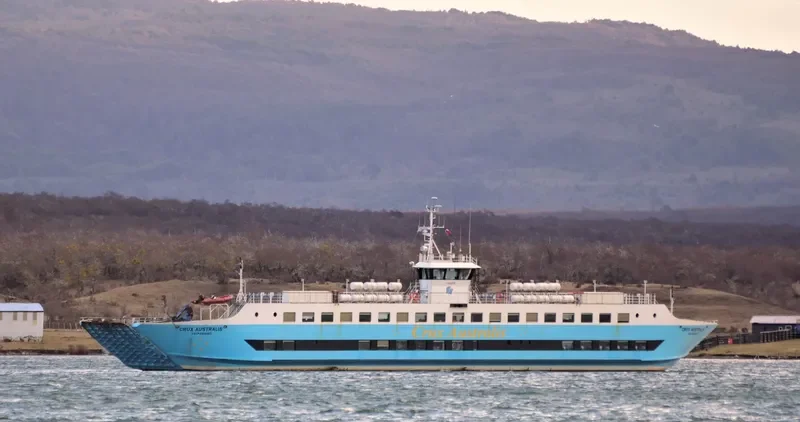 CRUX AUSTRALIS Ro-Ro IMO 9471161 photo 2