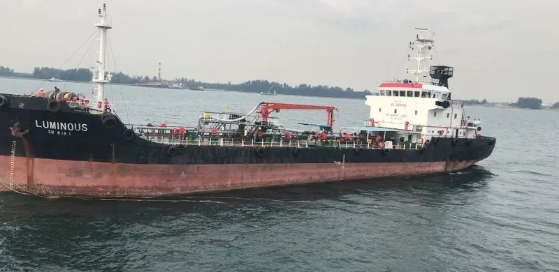 LUMINOUS Tanker IMO 9471446 photo 5