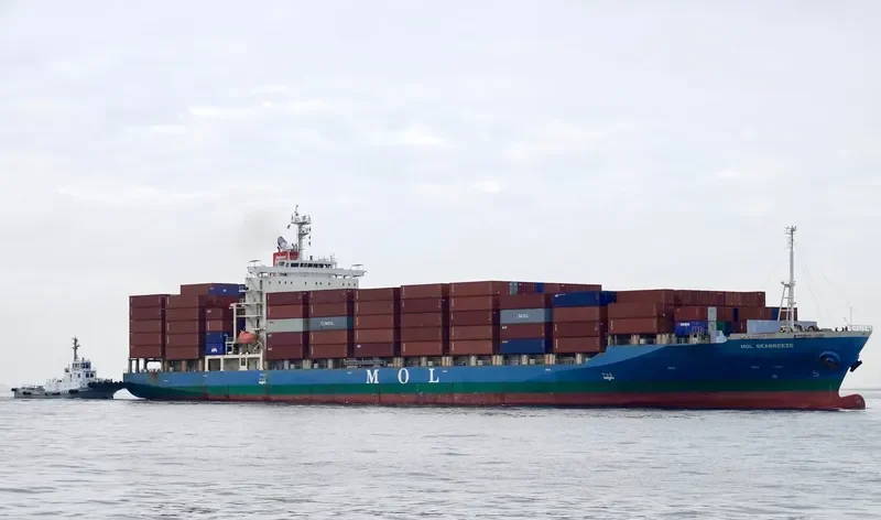 MOL SEABREEZE Container Ship IMO 9472579