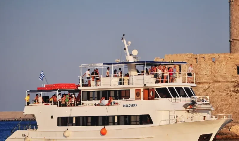 DISCOVERY Passenger Ship IMO 9475959 photo 8