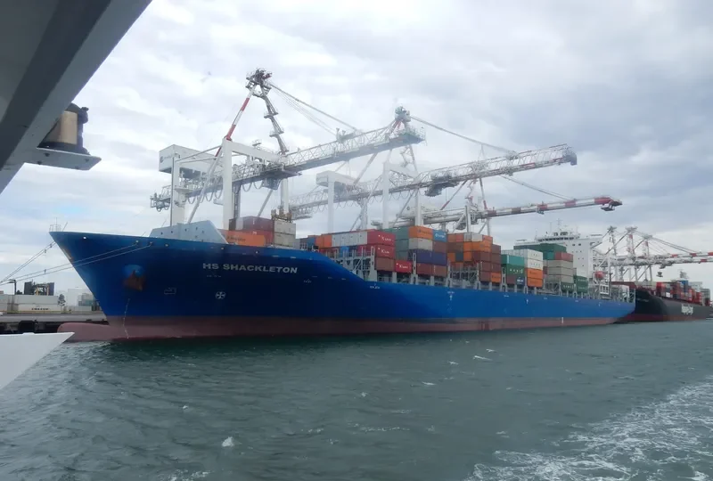 MEGALOPOLIS Container Ship IMO 9477799 photo 9