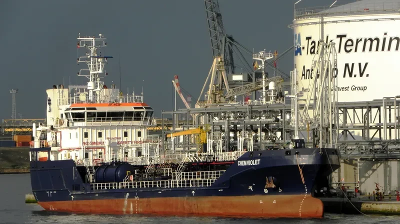 ESKE Tanker IMO 9479632 photo 6