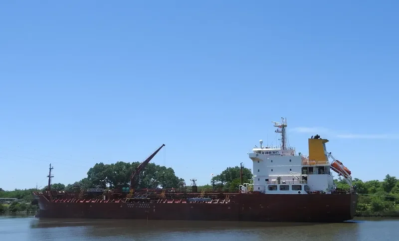EDUARDO V Tanker IMO 9482653 photo 2