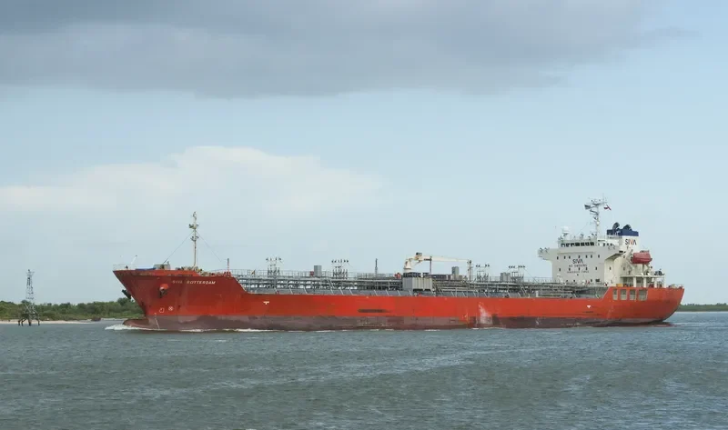 FG ROTTERDAM Tanker IMO 9485863 photo 10