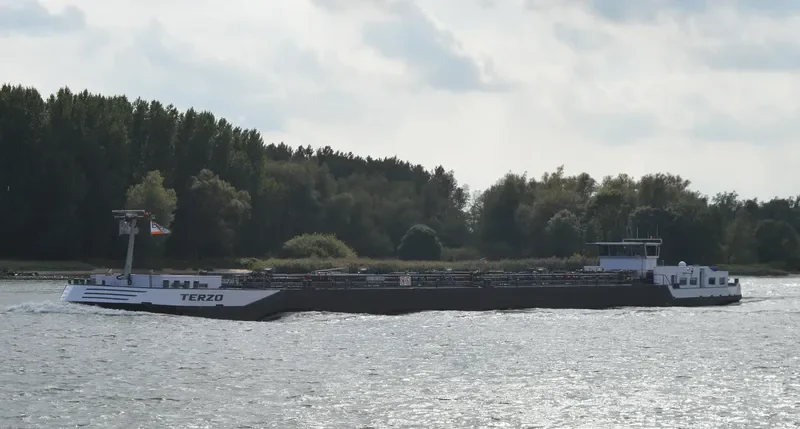 TERZO Tanker IMO 9485942 photo 7