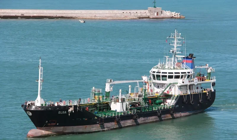 ELBA Tanker IMO 9487744 photo 2