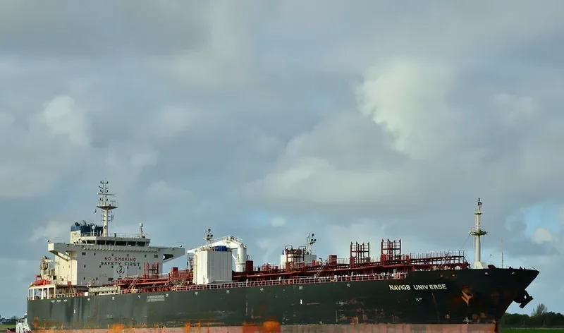 NAVIG8 UNIVERSE Tanker IMO 9489106 photo 6