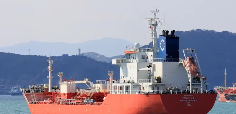 DOOLA NO.7 Tanker IMO 9490076 photo 9