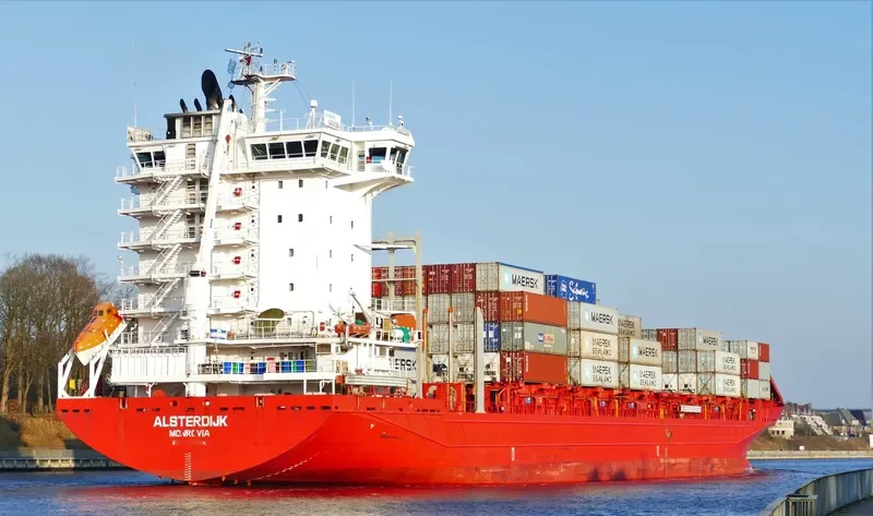 ESPERANCE Container Ship IMO 9491484 photo 2