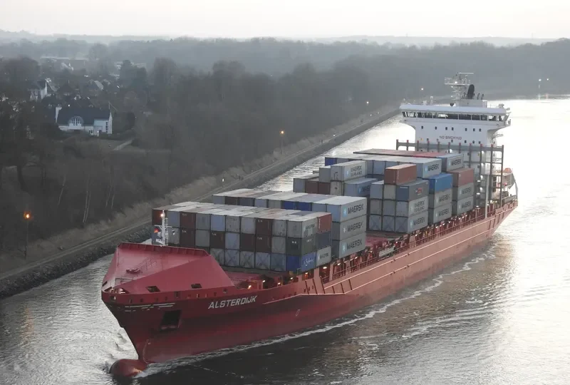ESPERANCE Container Ship IMO 9491484 photo 3