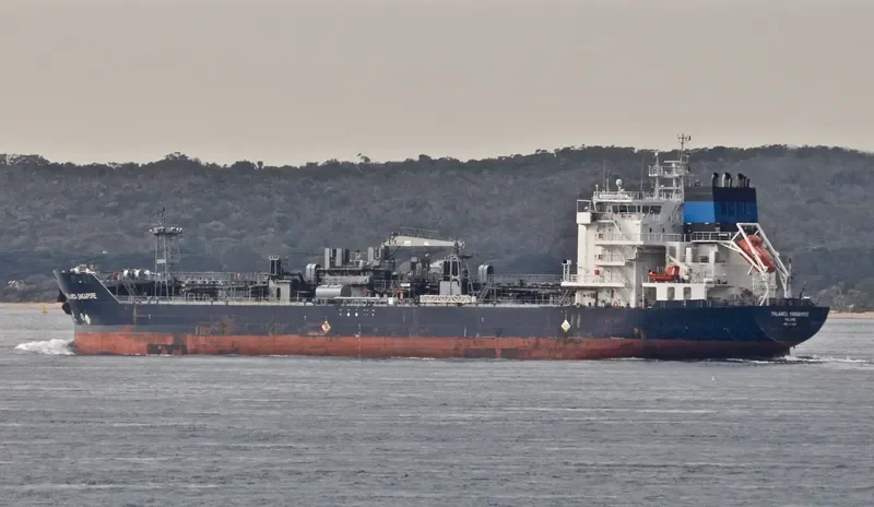 THE CHIEF Tanker IMO 9492361 photo 5