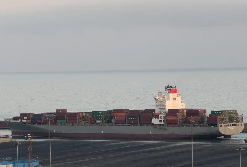 SEASPAN CHIBA Container Ship IMO 9492713 photo 6