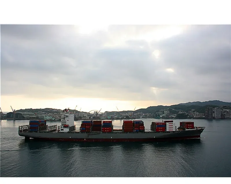 SEASPAN CHIBA Container Ship IMO 9492713 photo 8