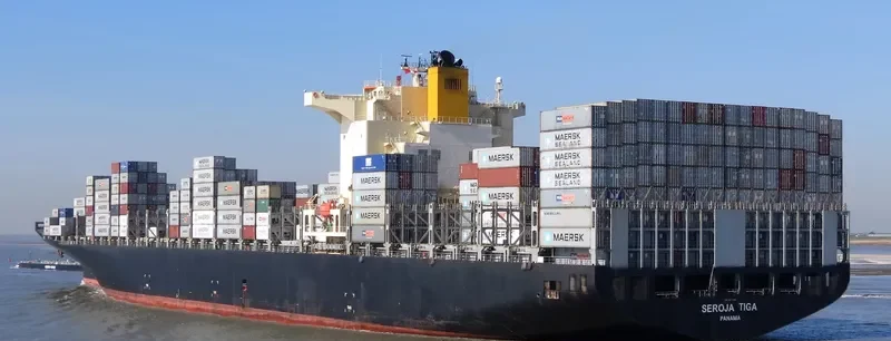 OOCL BRAZIL Container Ship IMO 9495038 photo 2