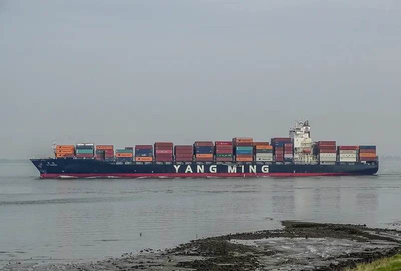 YM ESSENCE Container Ship IMO 9496599 photo 2