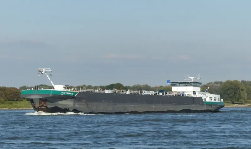 PERFORMANCE Tanker IMO 9500388 photo 2