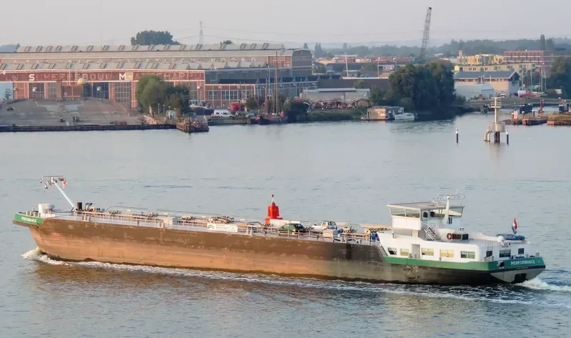 PERFORMANCE Tanker IMO 9500388 photo 4