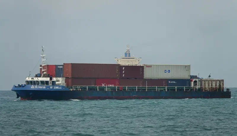 NP JENNELLE Container Ship IMO 9501552 photo 4