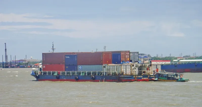 NP JENNELLE Container Ship IMO 9501552 photo 9