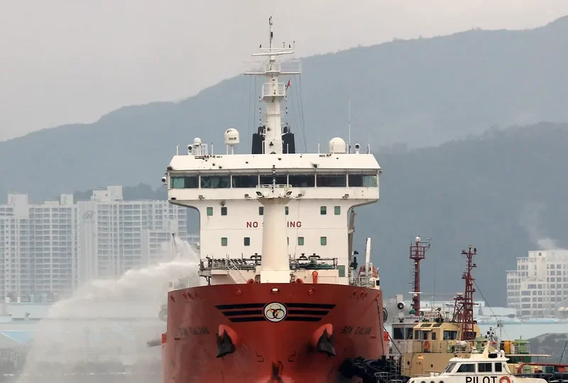 CORAL ESSBERGER Tanker IMO 9504205 photo 7