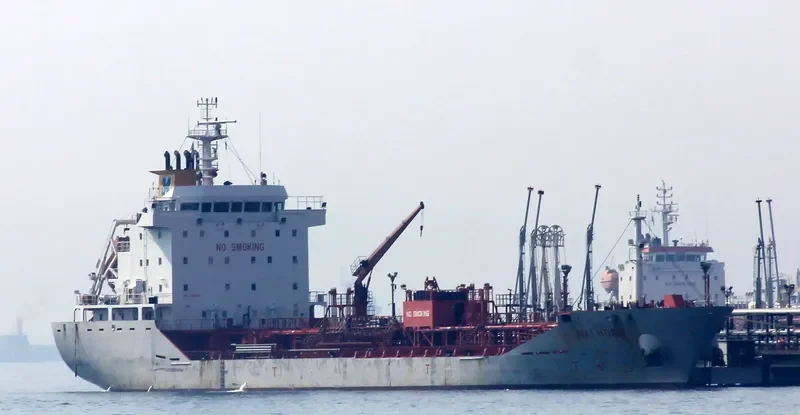 HAI HONG Tanker IMO 9510565 photo 3