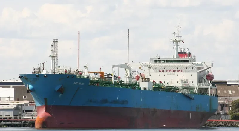 BEI JIANG Tanker IMO 9512185 photo 2