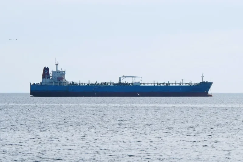 BEI JIANG Tanker IMO 9512185 photo 5