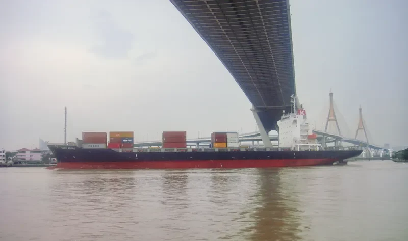 HORAI BRIDGE Container Ship IMO 9515620