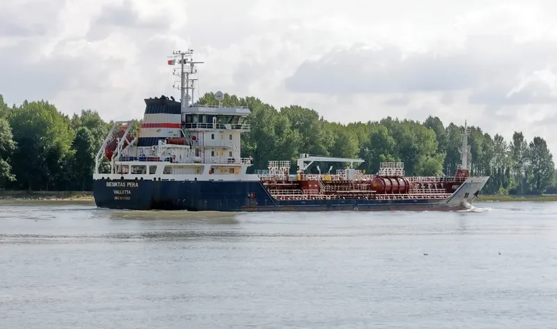 BARTOK Tanker IMO 9517458 photo 10