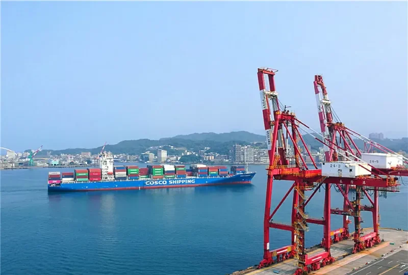 COSCO SURABAYA Container Ship IMO 9518347 photo 2