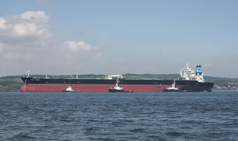 MARAN TAURUS Tanker IMO 9519494 photo 5