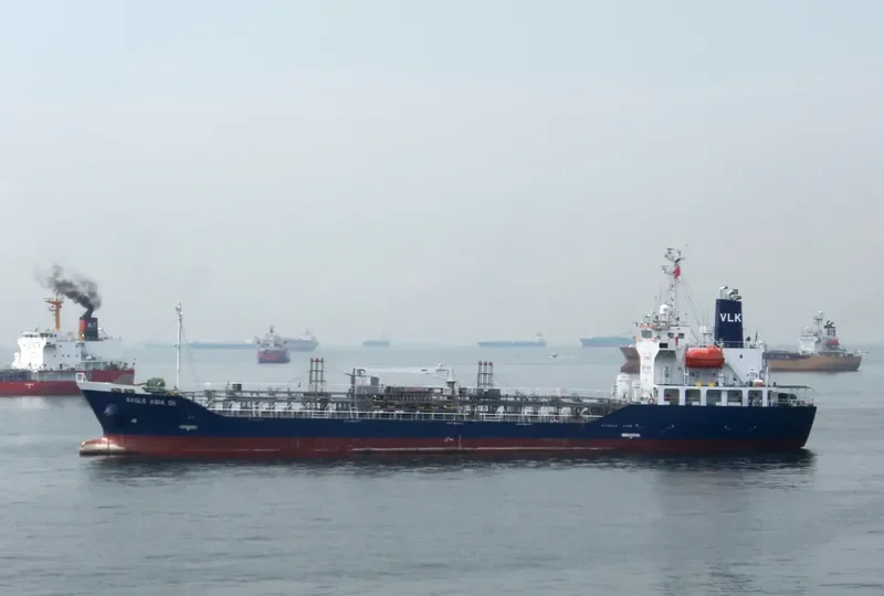 EAGLE ASIA 01 Tanker IMO 9519509 photo 4