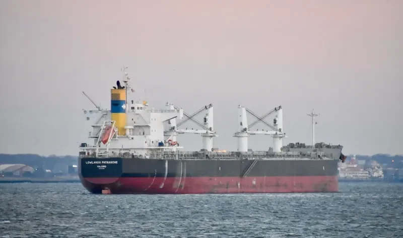 LOWLANDS PATRASCHE Bulk Carrier IMO 9520675 photo 4