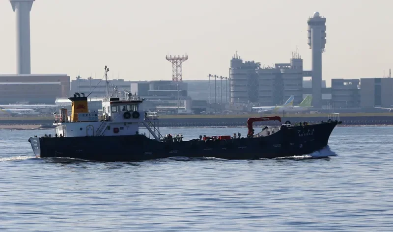 ANANAS Tanker IMO 9522465 photo 9