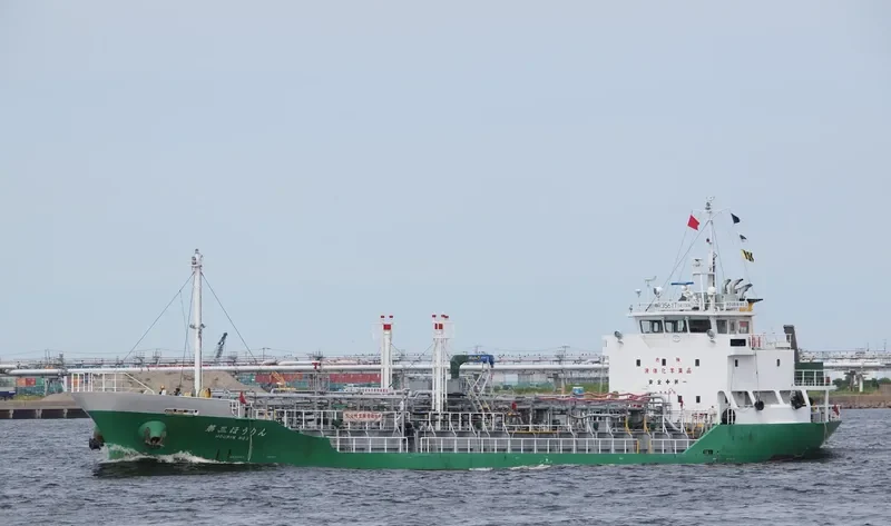 HOURIN NO.3 Tanker IMO 9523770 photo 5