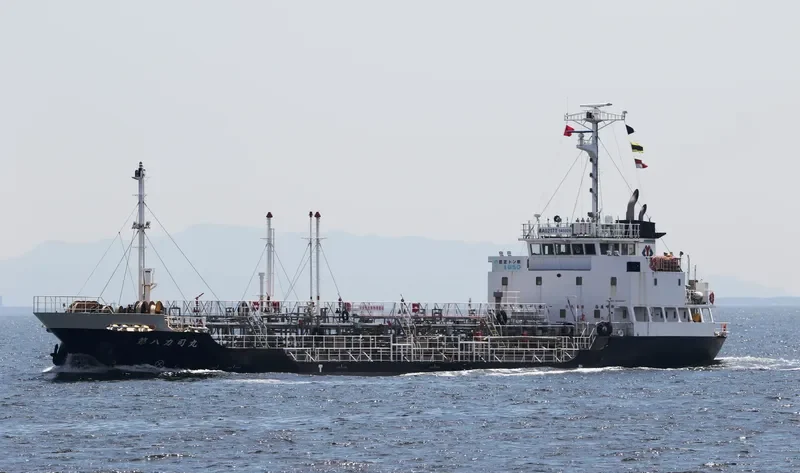 RIKISHI MARU NO.8 Tanker IMO 9526631 photo 6