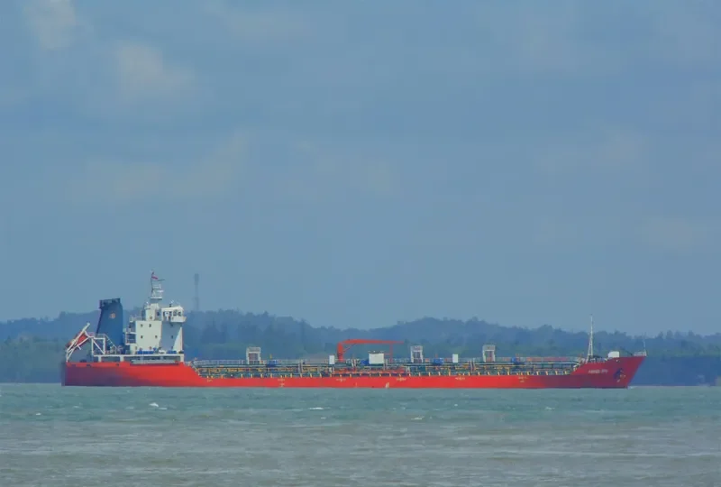 HENG XIN Tanker IMO 9526681 photo 5