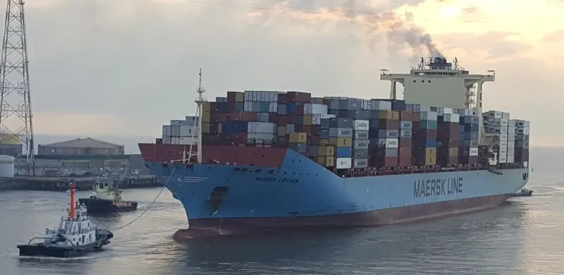 MAERSK LIRQUEN Container Ship IMO 9526887 photo 5