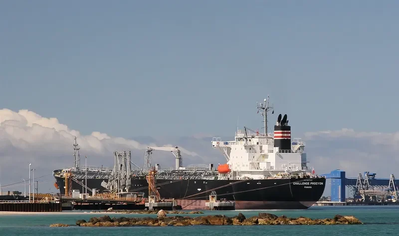 CHALLENGE PROCYON Tanker IMO 9527403 photo 9