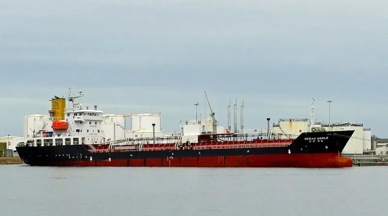 OCEAN WORLD Tanker IMO 9528718 photo 2